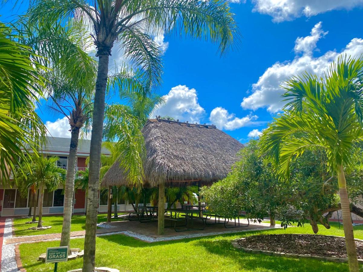 Garden Inn Homestead/Everglades/Gateway To Keys Eksteriør billede