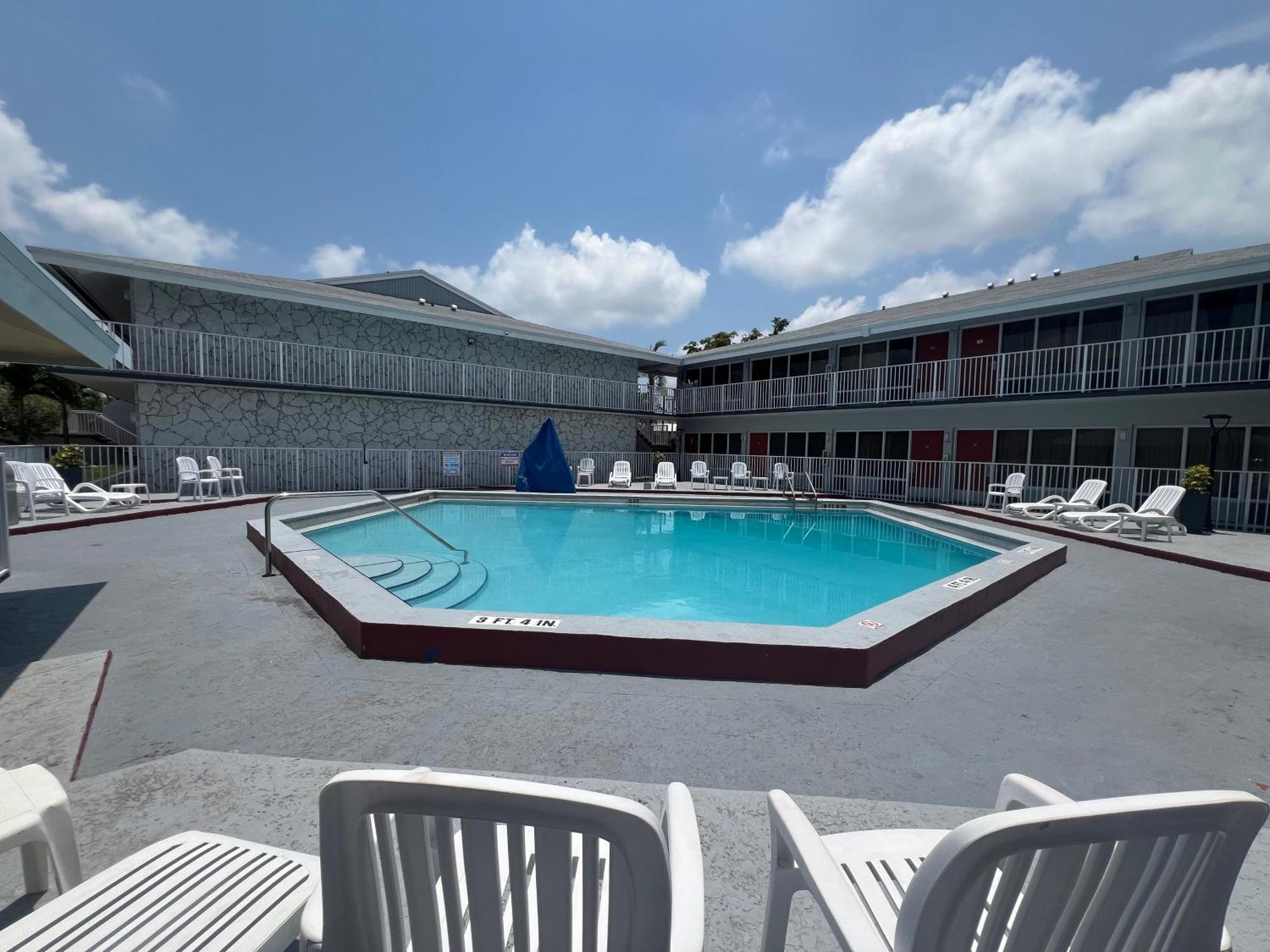 Garden Inn Homestead/Everglades/Gateway To Keys Eksteriør billede